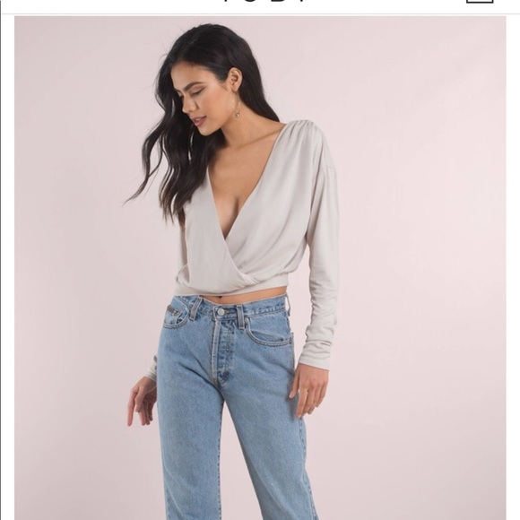 Tobi Tops - TOBI WRAP CITY STONE PLUNGING CROP TOP szS